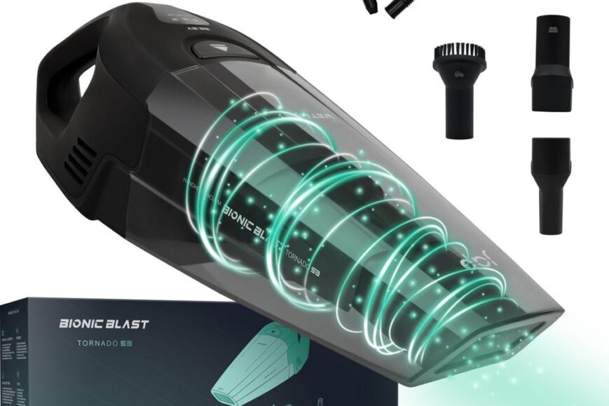 Afbeelding van een draadloze stofzuiger, de Bionic Blast Tornado S3, met een modern design en diverse opzetstukken weergegeven rondom de doos. De stofzuiger is uitgerust met een krachtige batterij en biedt zowel nat- als droogreiniging, waardoor het een veelzijdige keuze is voor huishoudelijk gebruik.