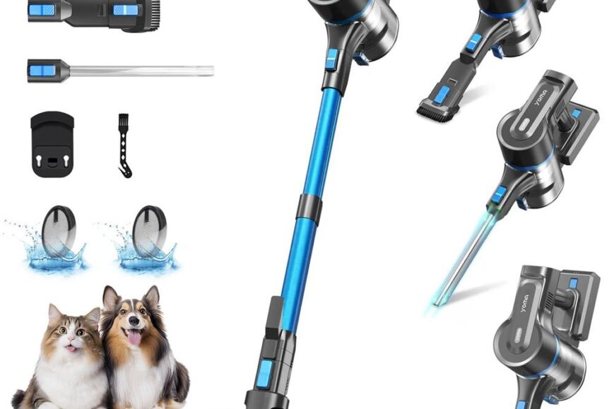 Een krachtige draadloze stofzuiger met een zuigkracht van 55,000PA, weergegeven met verschillende accessoires zoals een borstel en verlengstuk. De afbeelding toont ook twee vrolijke katten die op de achtergrond zitten, wat wijst op de geschiktheid van het apparaat voor huisdieren.