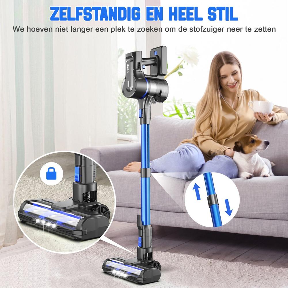 Een moderne draadloze stofzuiger staat rechtop in een woonkamer, met een vrouw die ontspannen op de bank zit en een hond aan haar voeten. De afbeelding benadrukt de stofzuiger als zelfstandig en stil, met een close-up van de borstelkop die geschikt is voor verschillende oppervlakken.