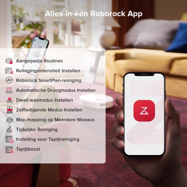 Een persoon houdt een smartphone vast met de Roborock-app zichtbaar op het scherm, terwijl de achtergrond een stijlvolle woonkamer toont. De app biedt verschillende functies zoals aangepaste reinigingsinstellingen en tapijtboost.