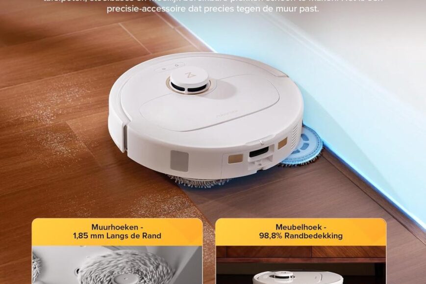 Een robotstofzuiger met een FlexiArm-design maakt schoon in een hoek van een kamer, met droge stofdeeltjes zichtbaar op de vloer. De afbeelding toont ook informatie over de efficiëntie van het apparaat voor het schoonmaken van muur- en meubelhoeken.