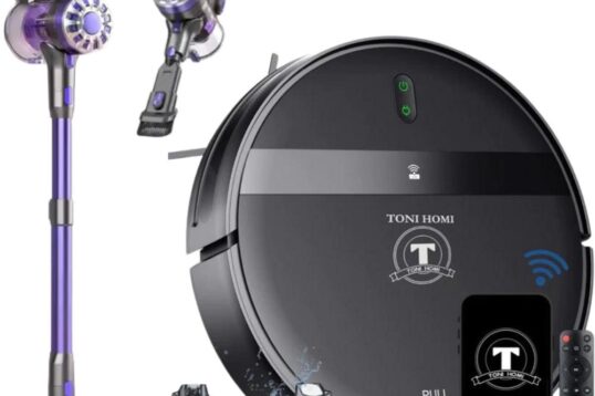 Afbeelding van een stofzuiger set, bestaande uit een verticale stofzuiger met een paars ontwerp en een robotstofzuiger met een zwart lichaam. De afbeelding toont ook een afstandsbediening en een smartphone, wat wijst op de slimme functionaliteit van de apparaten.