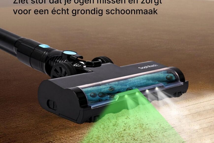 Afbeelding van een stofzuigerkop die groen licht uitstraalt op een vloerbedekking, wat zichtbaar stof en vuil onthult dat normaal niet opgemerkt zou worden. De tekst boven de afbeelding benadrukt de effectiviteit van de stofzuiger voor een grondige schoonmaakervaring.