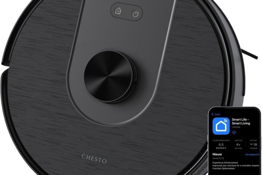 Afbeelding van een Chesto slimme stofzuiger, voorzien van een ronde, zwarte behuizing en bedieningsknoppen aan de bovenkant. Naast de stofzuiger bevindt zich een smartphone met een app-interface die informatie toont over de gebruikservaring en beoordelingen.