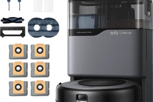 Afbeelding van een Eufy Omni C20 automatische stofzuiger, compleet met verschillende accessoires zoals borstels en reinigingsdoeken. De stofzuiger heeft een modern ontwerp met een transparante waterreservoir en is ontworpen voor efficiënt en autonoom schoonmaken.
