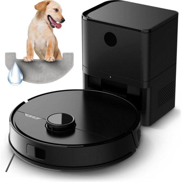 Een zwarte robotstofzuiger staat centraal, met een bijbehorende opvangbak ernaast. Bovenaan is een afbeelding van een blije puppy en een druppel water te zien, wat wijst op het gebruik van het apparaat in een huis met huisdieren.