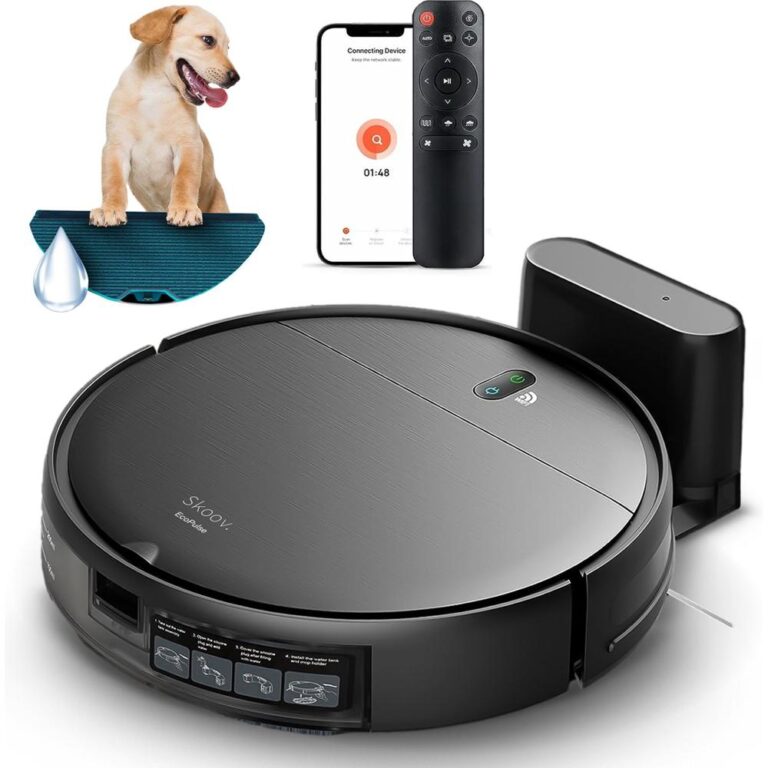 Een zwarte robotstofzuiger staat centraal in de afbeelding, met een smartphone en afstandsbediening erbovenin weergegeven. Een schattige hond staat op een mat met waterdruppels, terwijl de smartphone een verbindingsstatus toont.