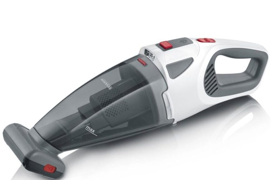 Een handstofzuiger met een modern, gestroomlijnd ontwerp in wit en grijs, voorzien van een doorschijnende afdekking zodat het interne filtersysteem zichtbaar is. De stofzuiger is uitgerust met knoppen voor aan/uit en verschillende functies, ideaal voor het snel schoonmaken van kleine ruimtes.